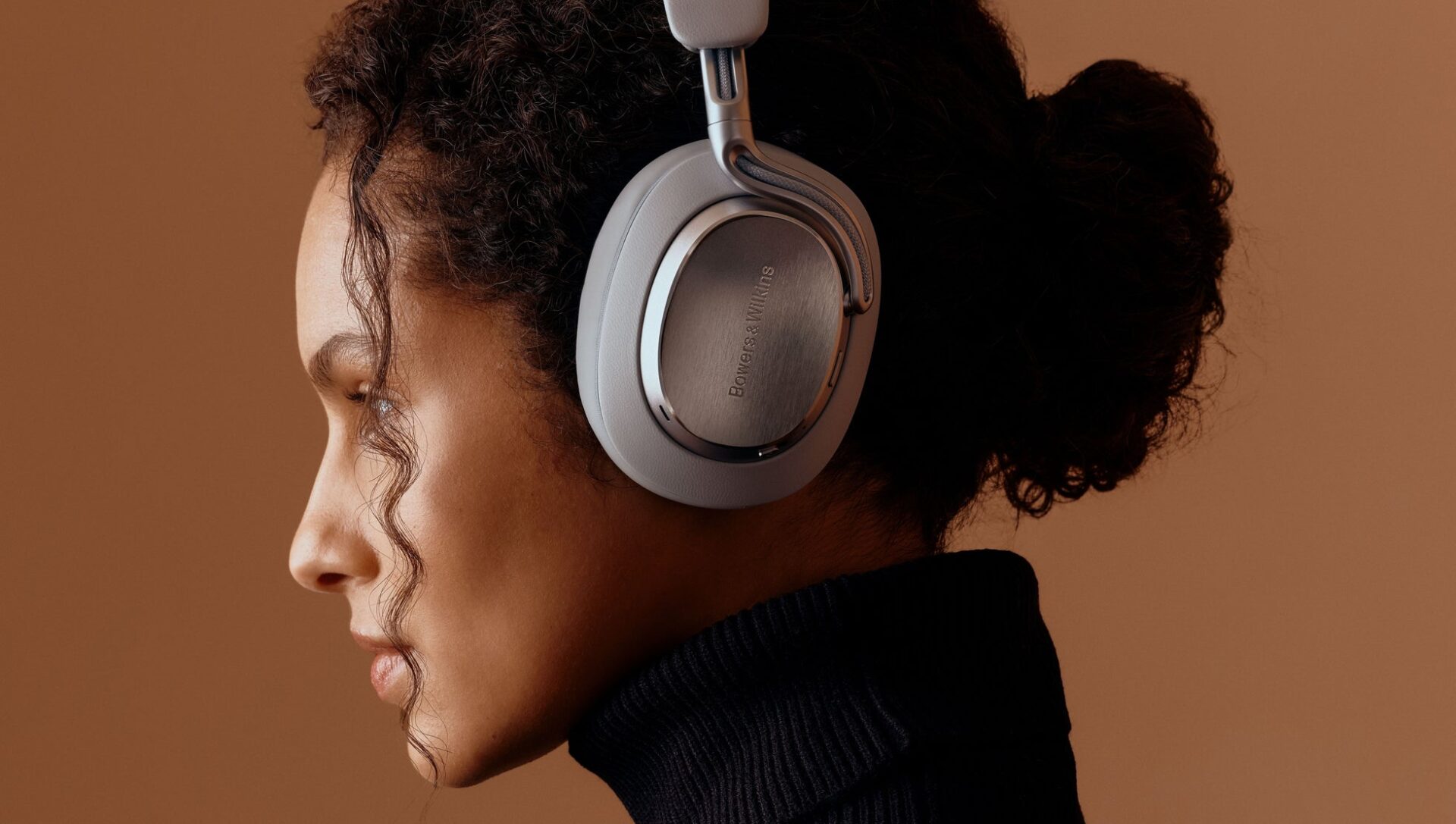 Bowers & Wilkins、フラッグシップヘッドフォン「Px8 S2」に新色を追加 - 画像1