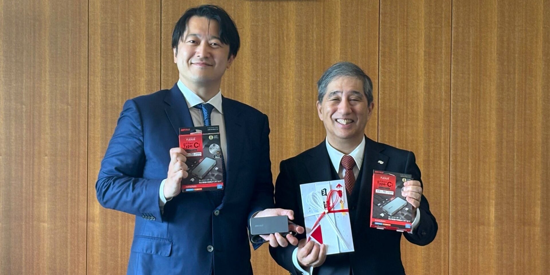 バッファロー、名古屋大学の新入生へドッキングステーション2,300台を寄贈 - 画像1