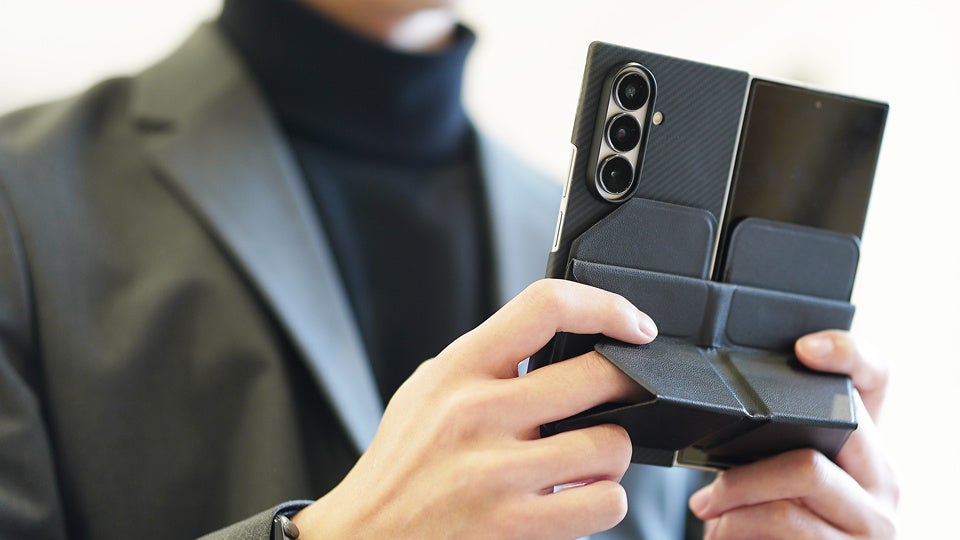 MagSafe対応グリップスタンド「Butterfly HOLD」、折りたたみスマホに最適設計で予約販売開始 - 画像2