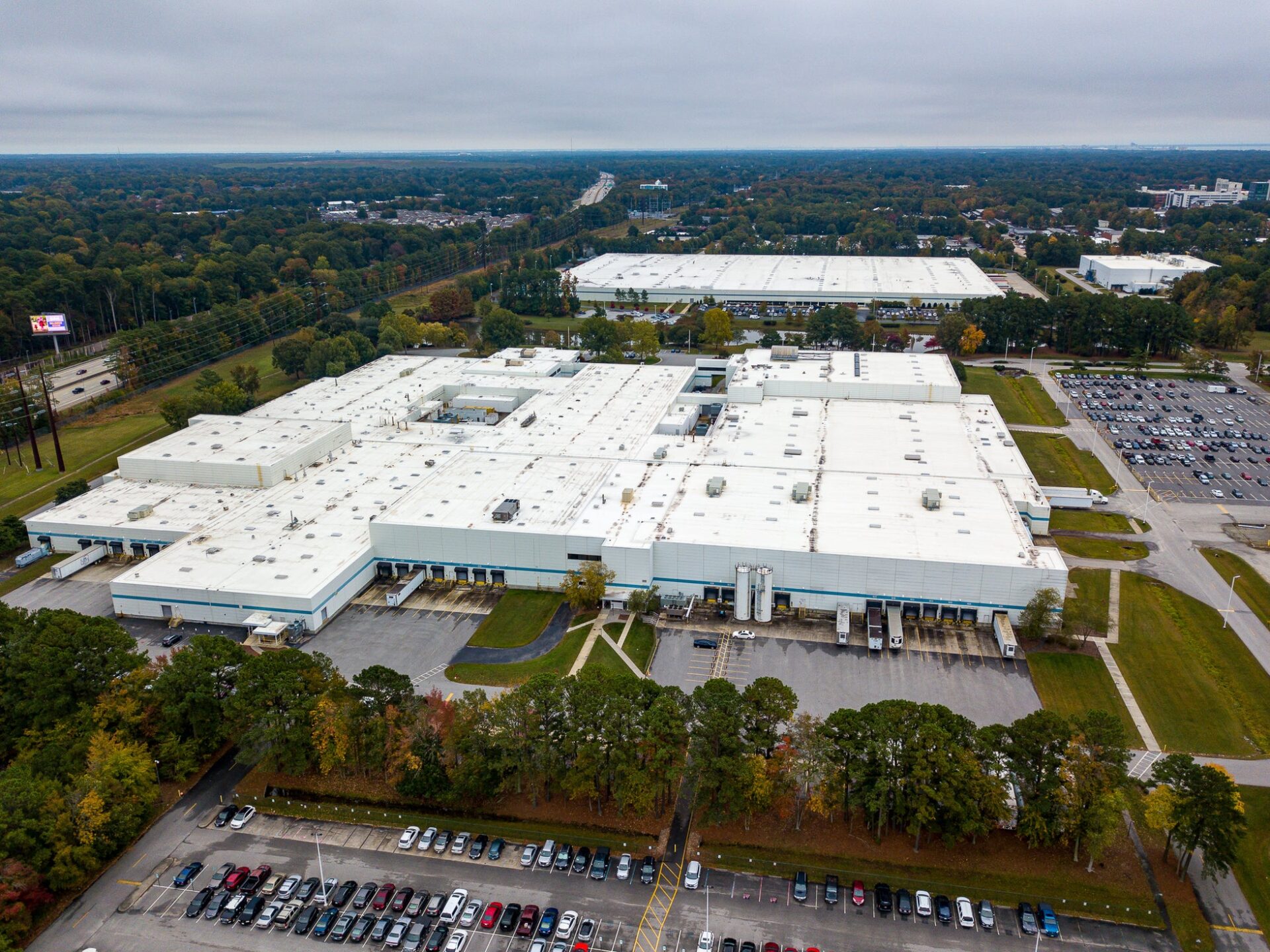 キヤノン、米国で複合機再生事業を開始 標準生産方式でグローバル展開 - 画像1