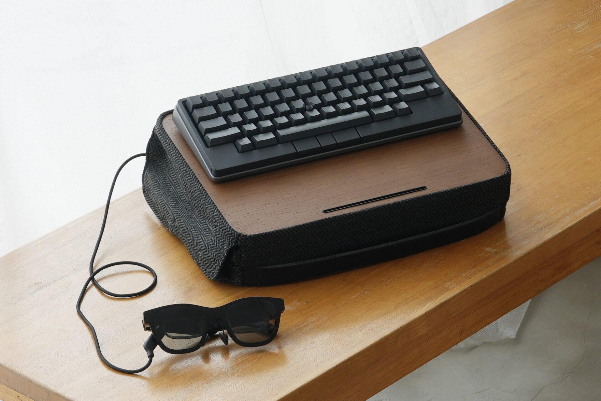 PFU、超小型デスク「デスクエニウェア2」を発売。HHKB対応モデルも - 画像11