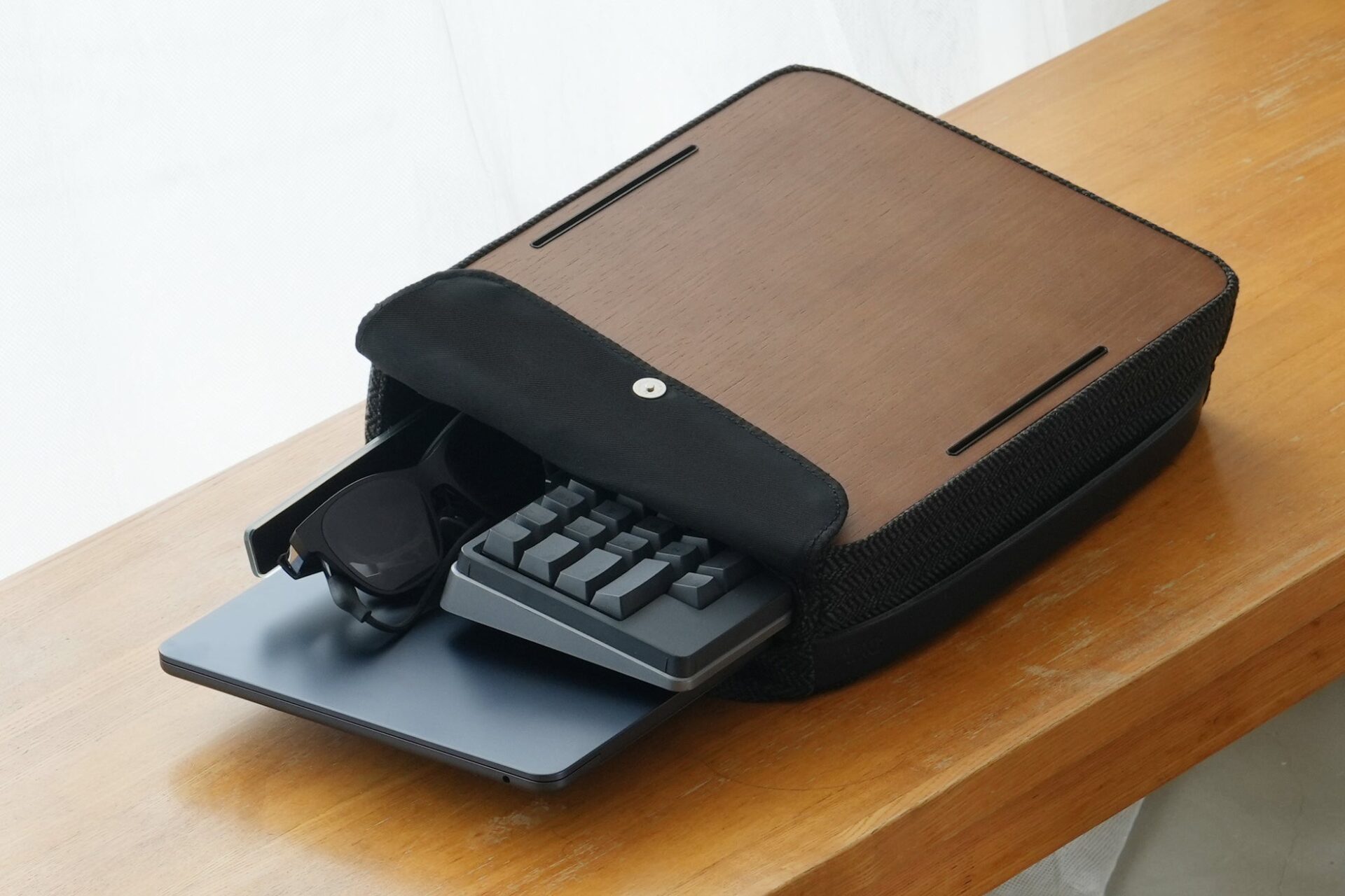 PFU、超小型デスク「デスクエニウェア2」を発売。HHKB対応モデルも - 画像5