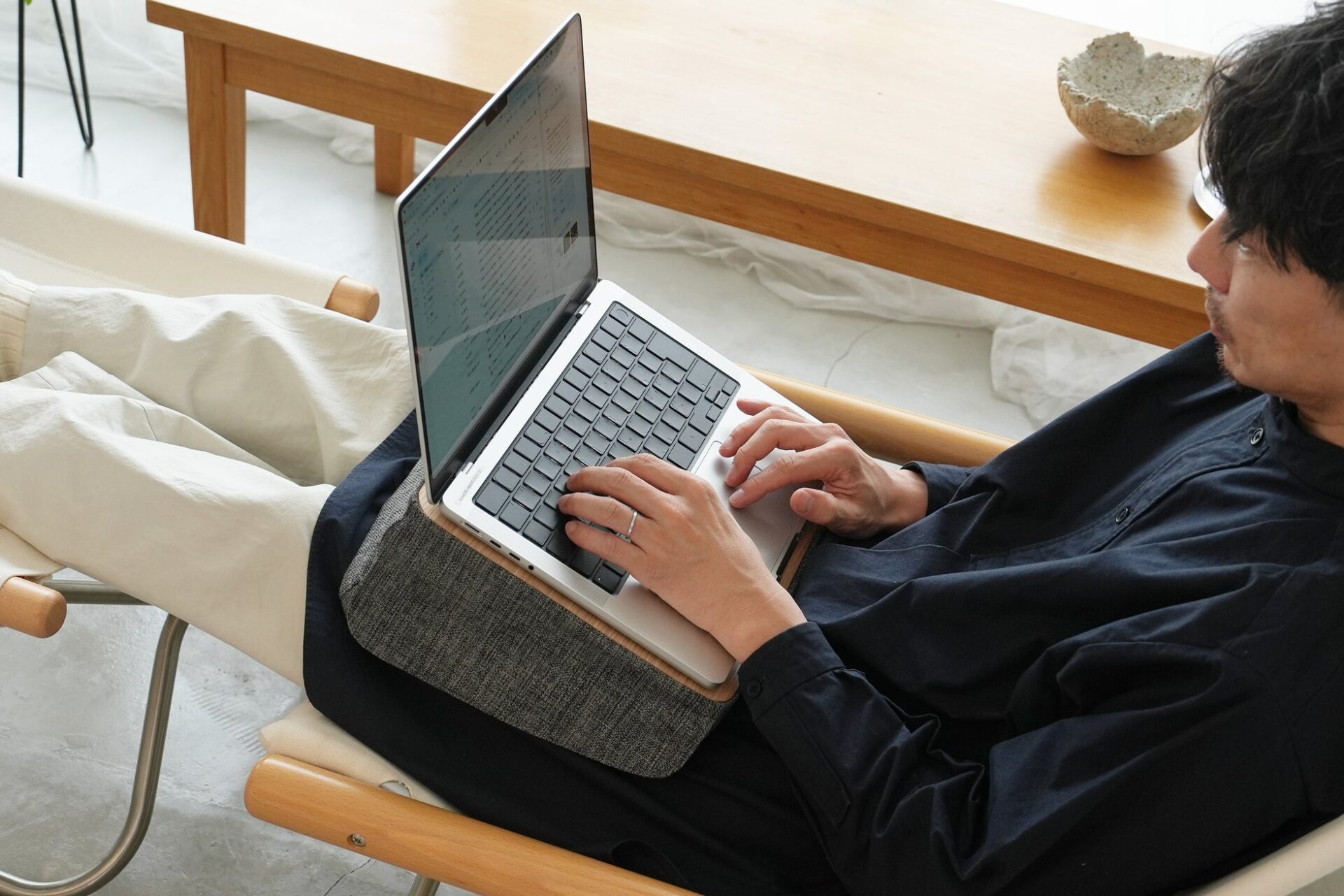 PFU、超小型デスク「デスクエニウェア2」を発売。HHKB対応モデルも - 画像7