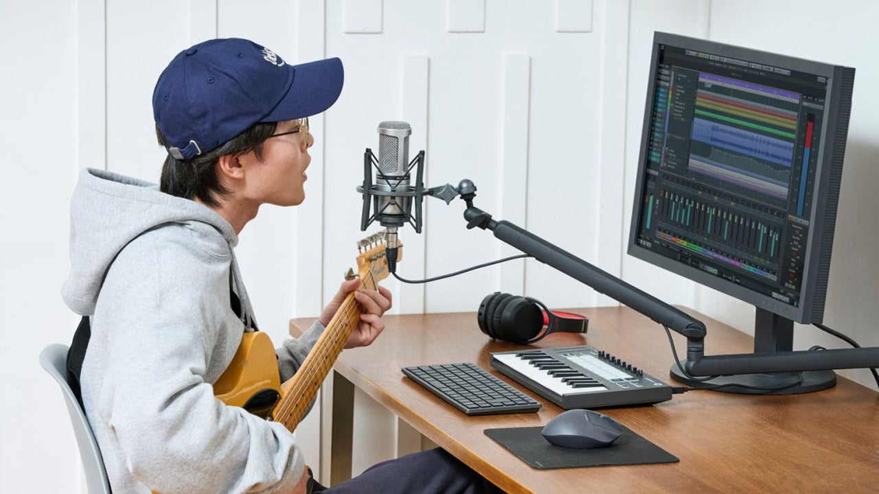 エレコム、俯瞰撮影や録音を快適にするカメラ・マイク用アームスタンド3種を発売｜製品の仕様と価格