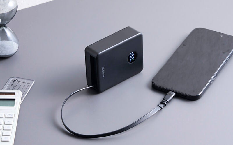 エレコム、巻き取り式ケーブル内蔵の5,000mAhモバイルバッテリーを発売｜主な仕様とラインナップ