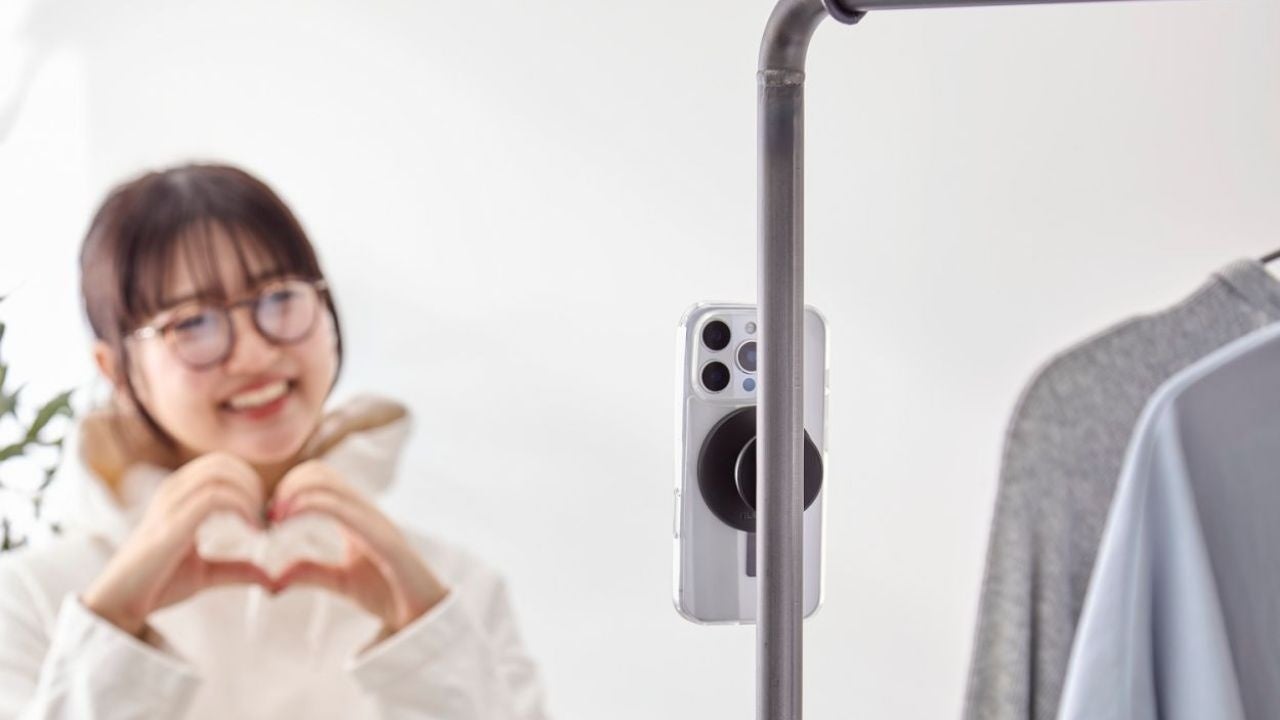 エレコム、壁やスマホにピタッと固定できるスマホスタンド「モバピタselfie」を新発売 - 画像2