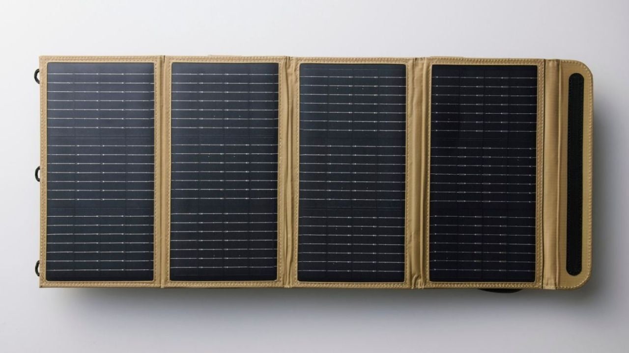 エレコム、角度調整可能なスタンド付きモバイルソーラーチャージャー「SOLAR-2」を発売｜太陽光を効率的に電力へ変換するアウトドア向け充電器