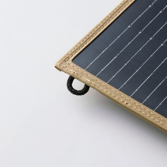 エレコム、角度調整可能なスタンド付きモバイルソーラーチャージャー「SOLAR-2」を発売|耐久性と利便性を高める装備を搭載