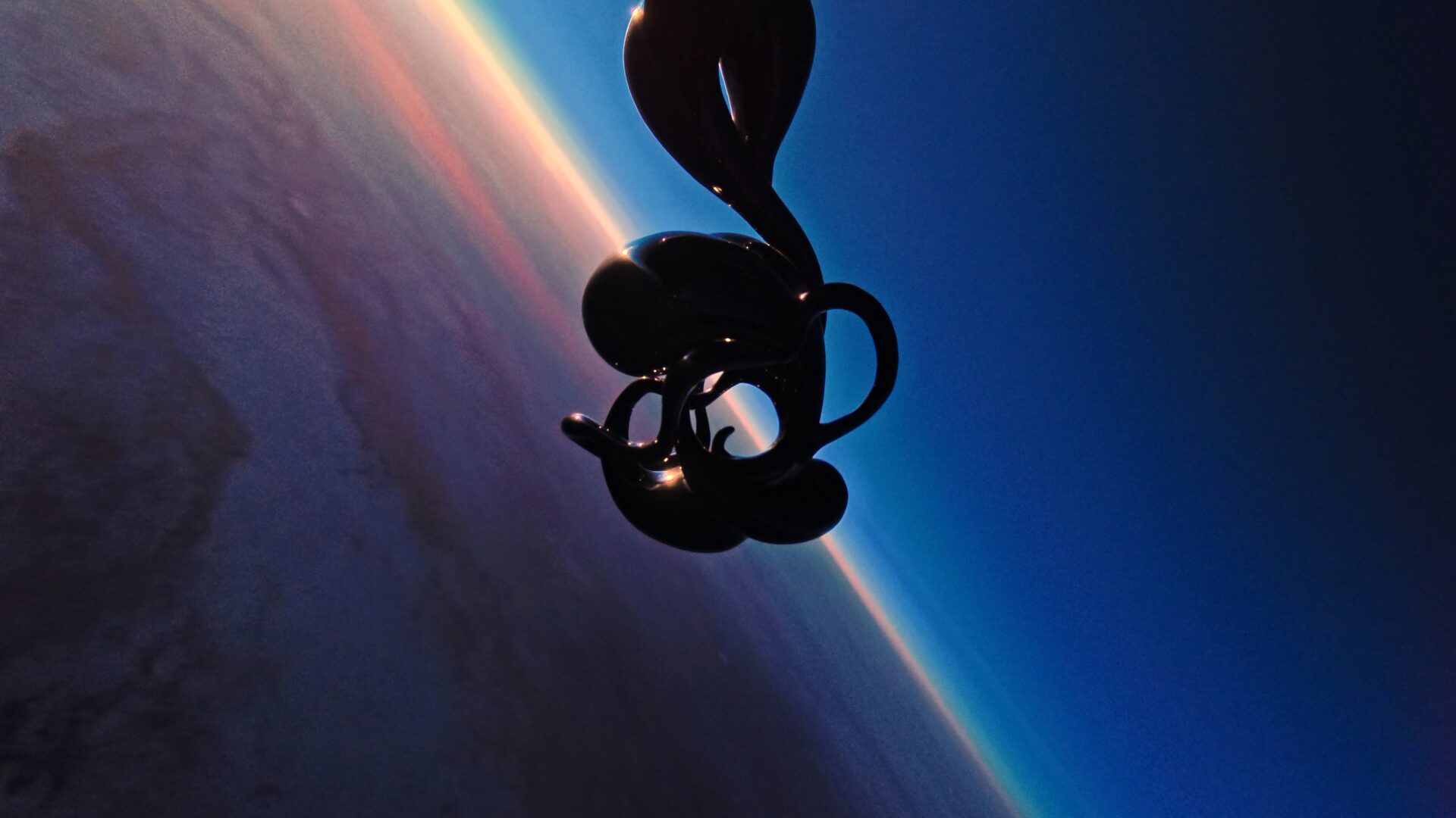 エレコムのナトリウムイオンモバイルバッテリー、成層圏での電源供給に成功 - 画像1