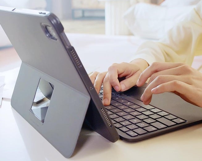 iPadがノートPCに進化!ESRから着脱式キーボードケース『Flex』 - 画像6