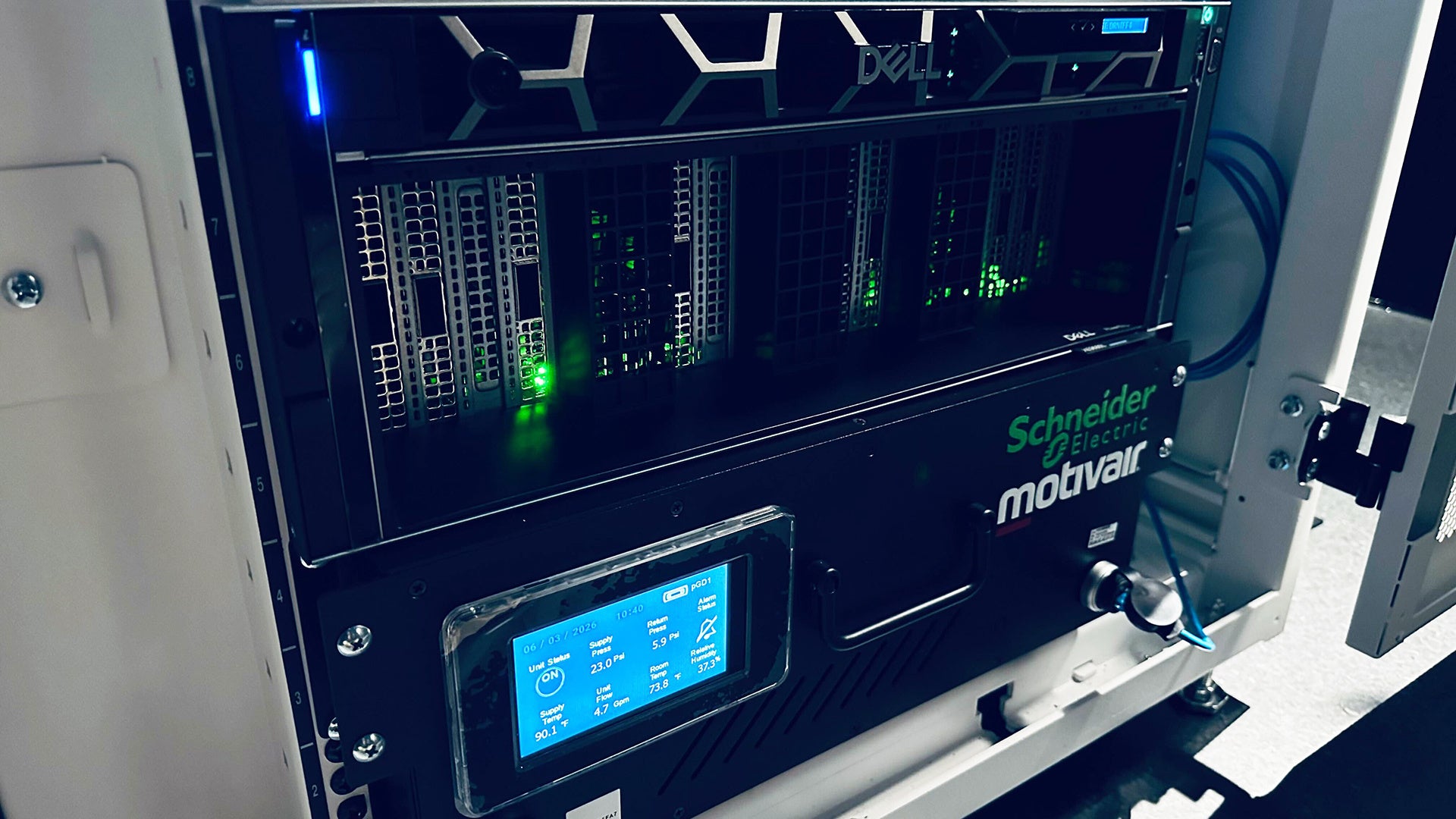 ゲットワークス、水冷B200GPUサーバーを国内初稼働 - 画像1