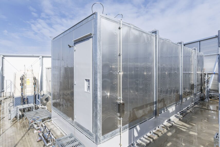 IIJら、直接水冷AIサーバ搭載モジュール型データセンターを本格稼働 - 画像1