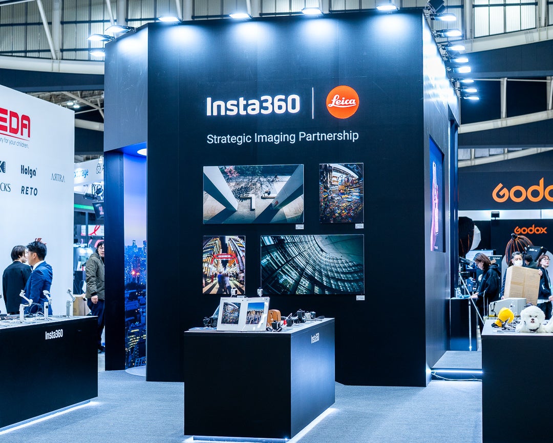 Insta360、公式フォトブックVol.1を家電量販店で展示 - 画像4