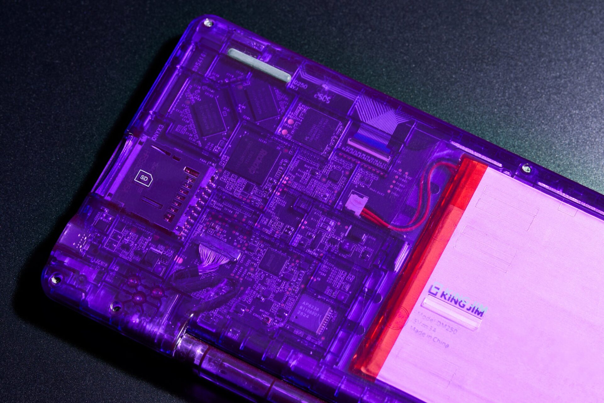 キングジム、特別仕様の「ポメラ」DM250XYZを500台限定で抽選販売 - 画像3