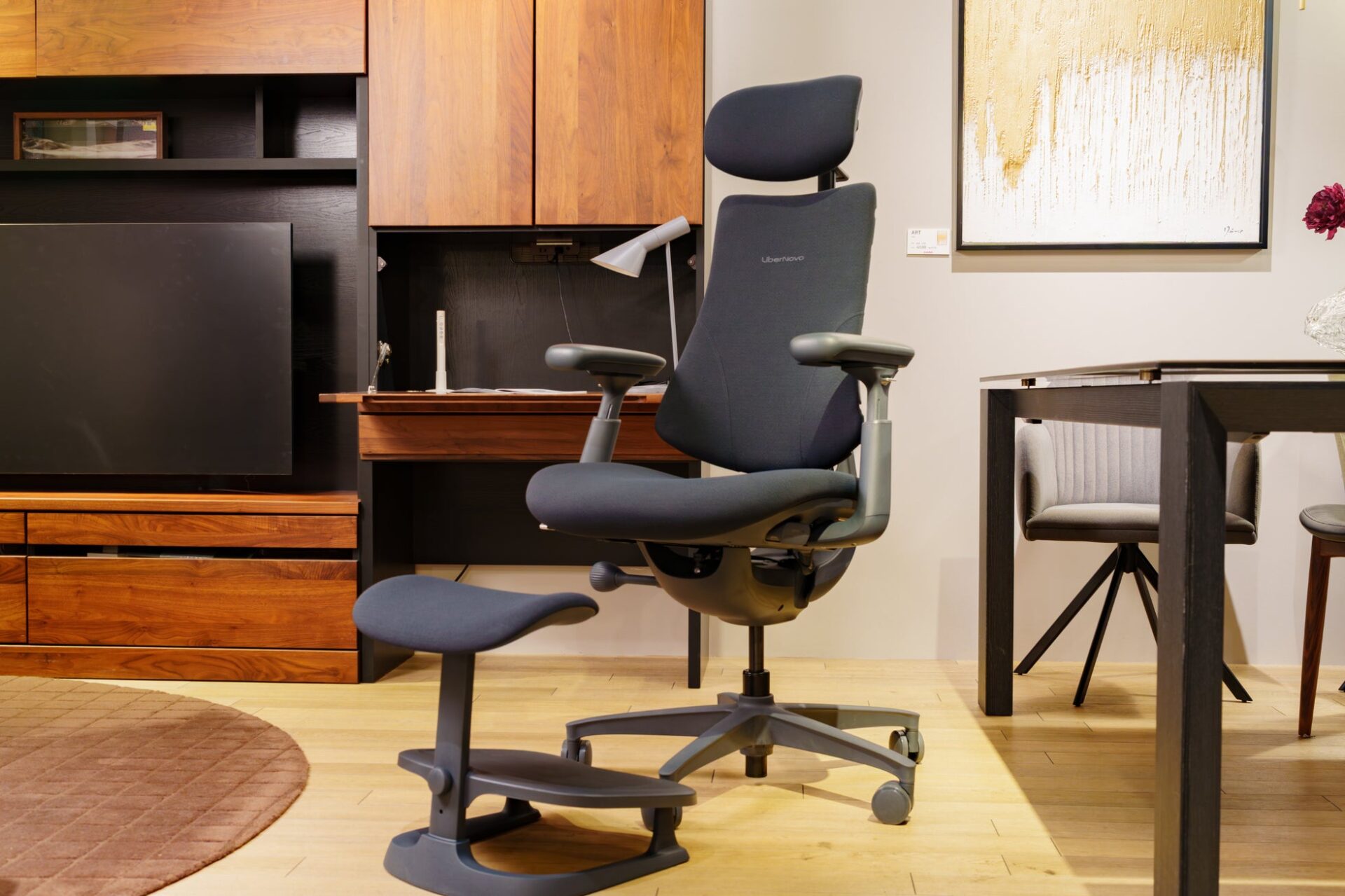 電動ワークチェア「LiberNovo Omni」が全国のLIVING HOUSE.4店舗で体験可能に - 画像2