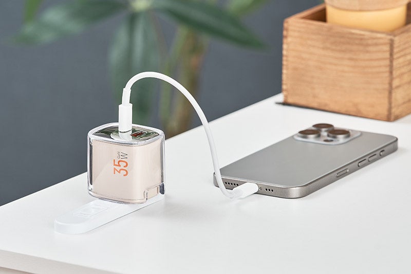 ライフオンプロダクツ、透明感のある35W急速充電器を発売 - 画像8