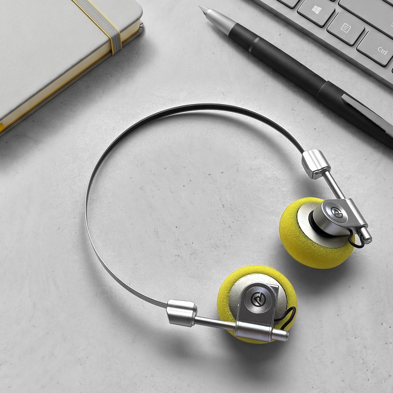 シンシア、重さ約60gの軽量ヘッドホン「MaGdget Headphones」を発表|この記事のポイント!