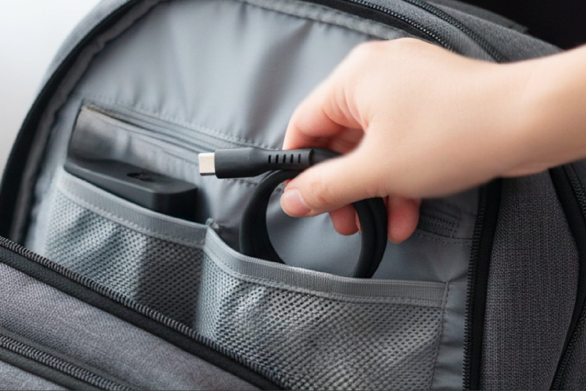 磁力でまとまる！新発想のシリコンケーブル登場 - 画像4