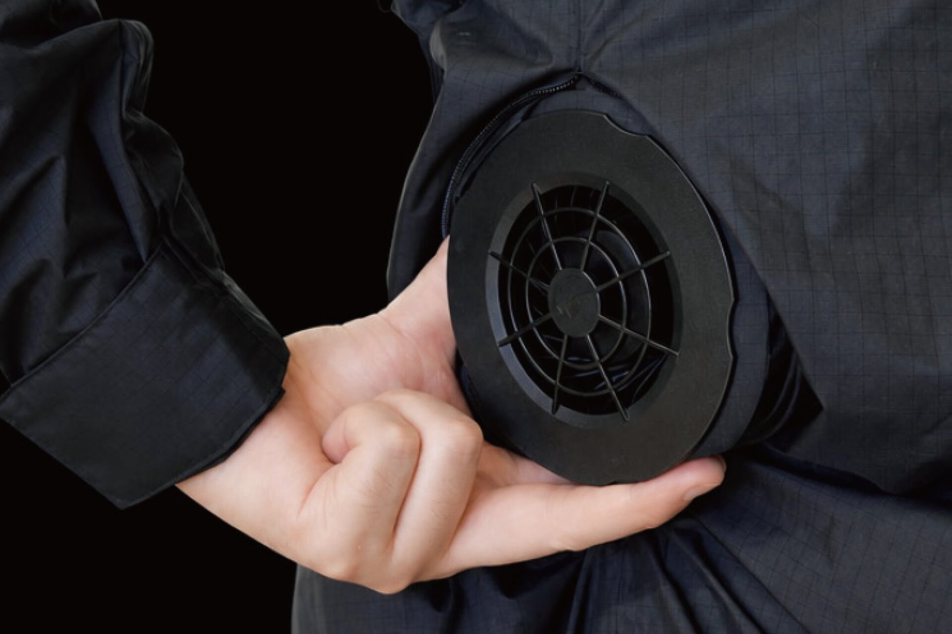 メイカーズ、半固体バッテリー採用の空調ウェア「HVACウェア」を発売|HVACウェアの基本仕様