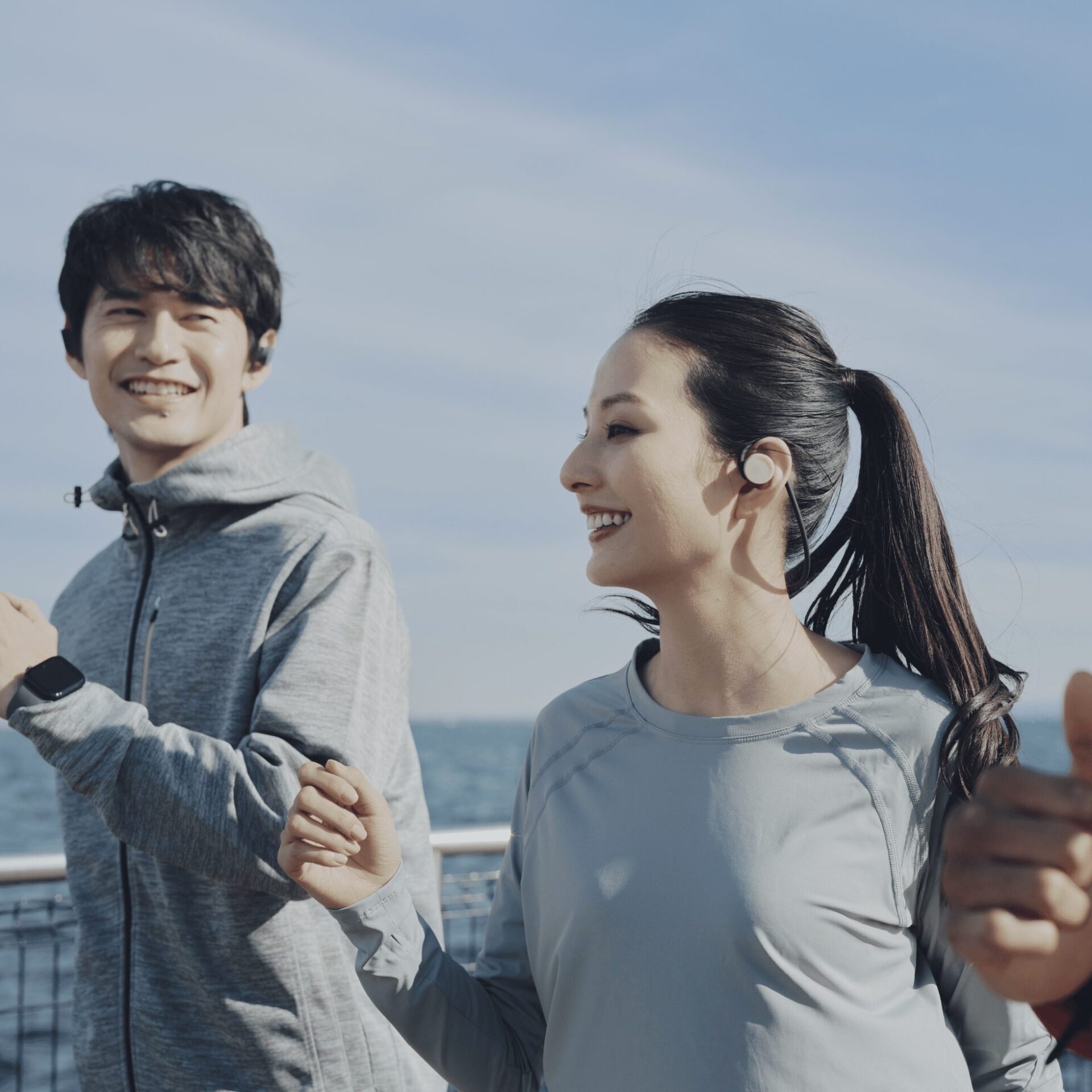 NTTグループ「nwm」の耳スピが最大30%オフ、夏の特別セールを実施|搭載技術とブランドコンセプト