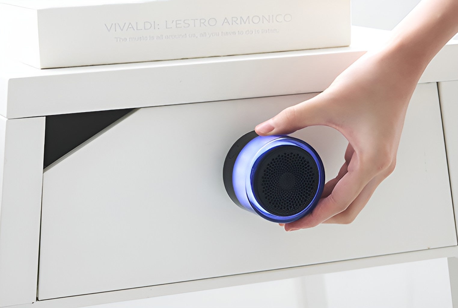 スマホに「くっつく」新感覚スピーカー『LUMEN』登場 - 画像3