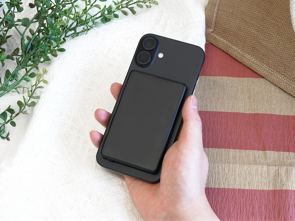 オウルテック、マグネット式ワイヤレス充電対応の薄型モバイルバッテリー「OWL-LPBMG5004シリーズ」を発売 - 画像1