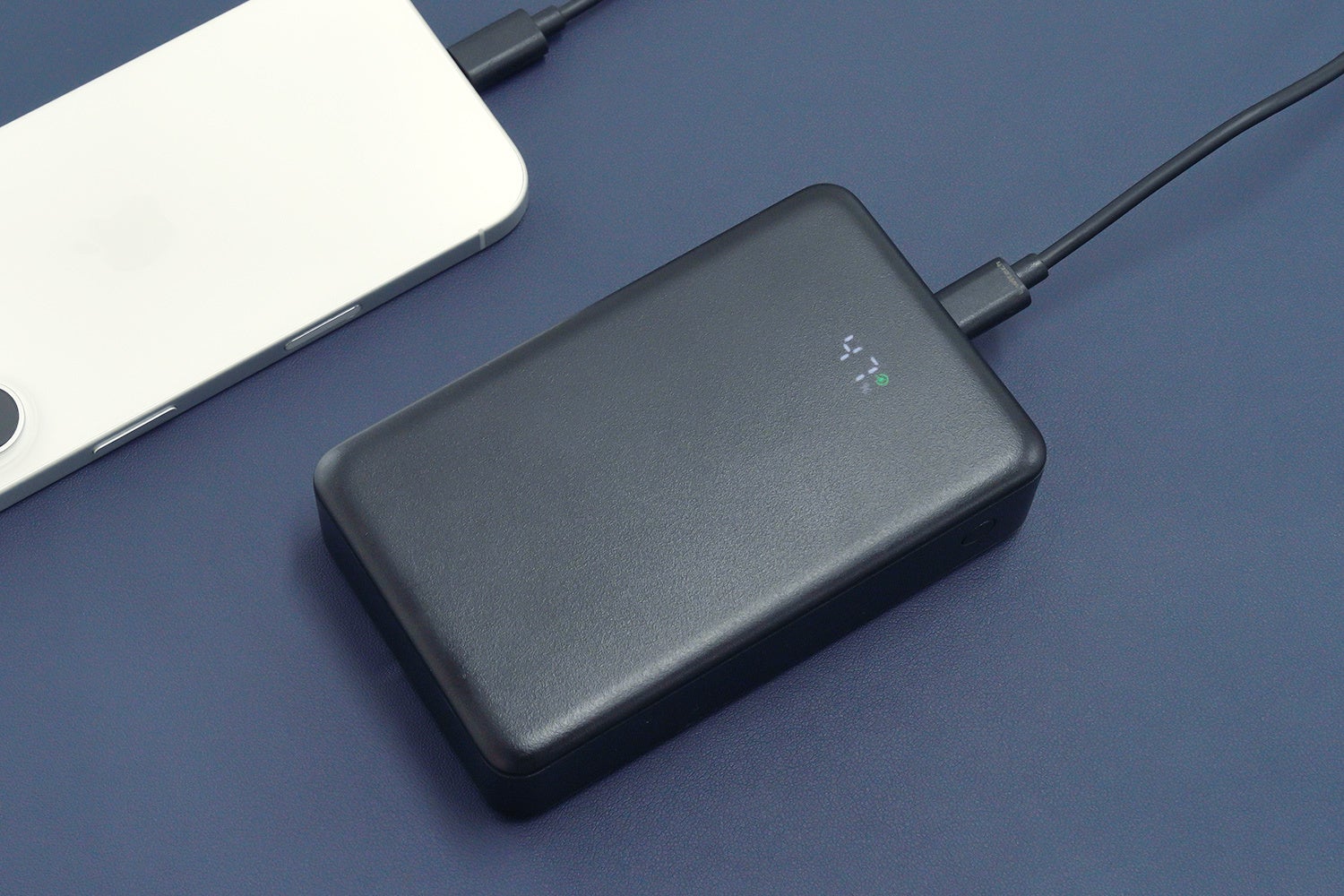 オウルテック、3台同時充電対応モバイルバッテリー2モデル - 画像1