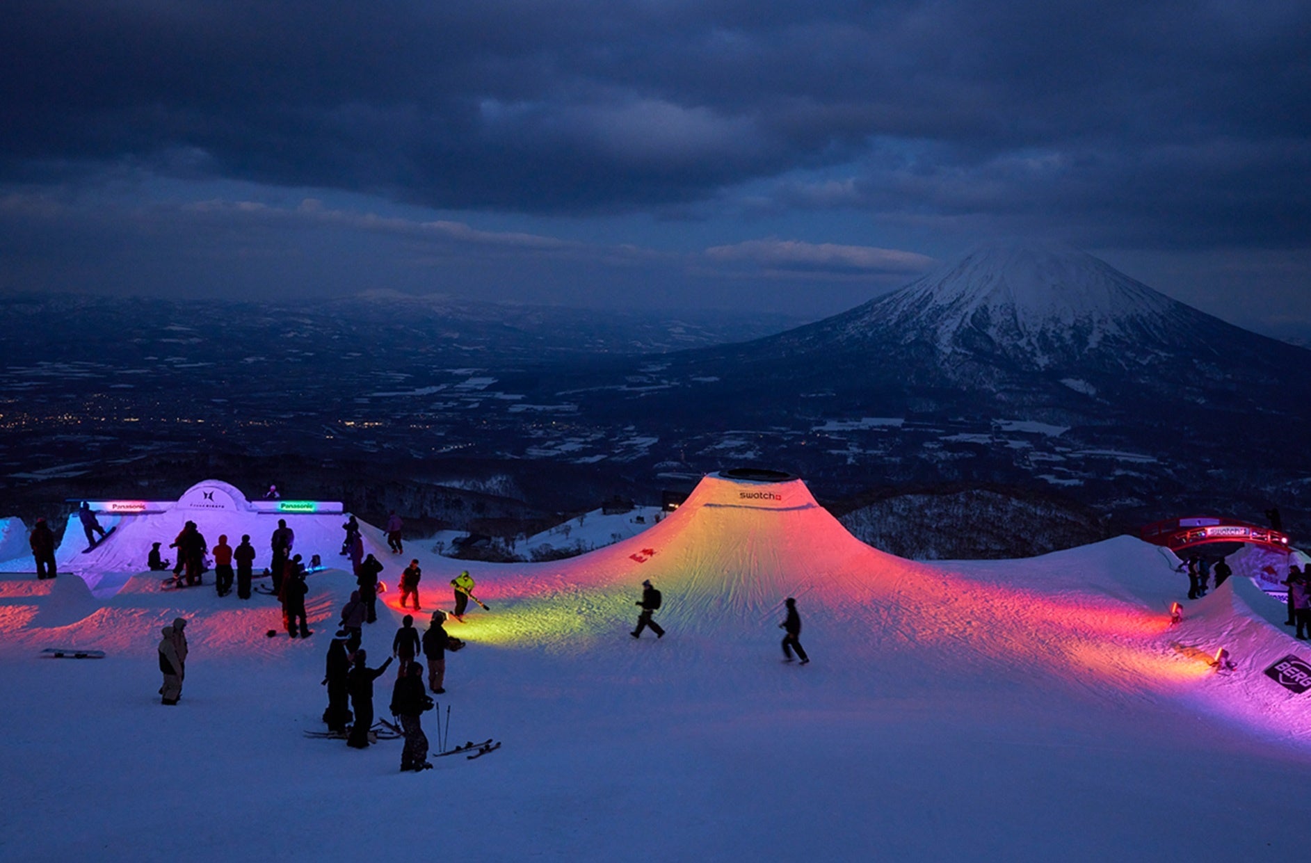 パナソニック、アジア初開催の「Swatch Nines Snow」で特設コースをライトアップ - 画像2