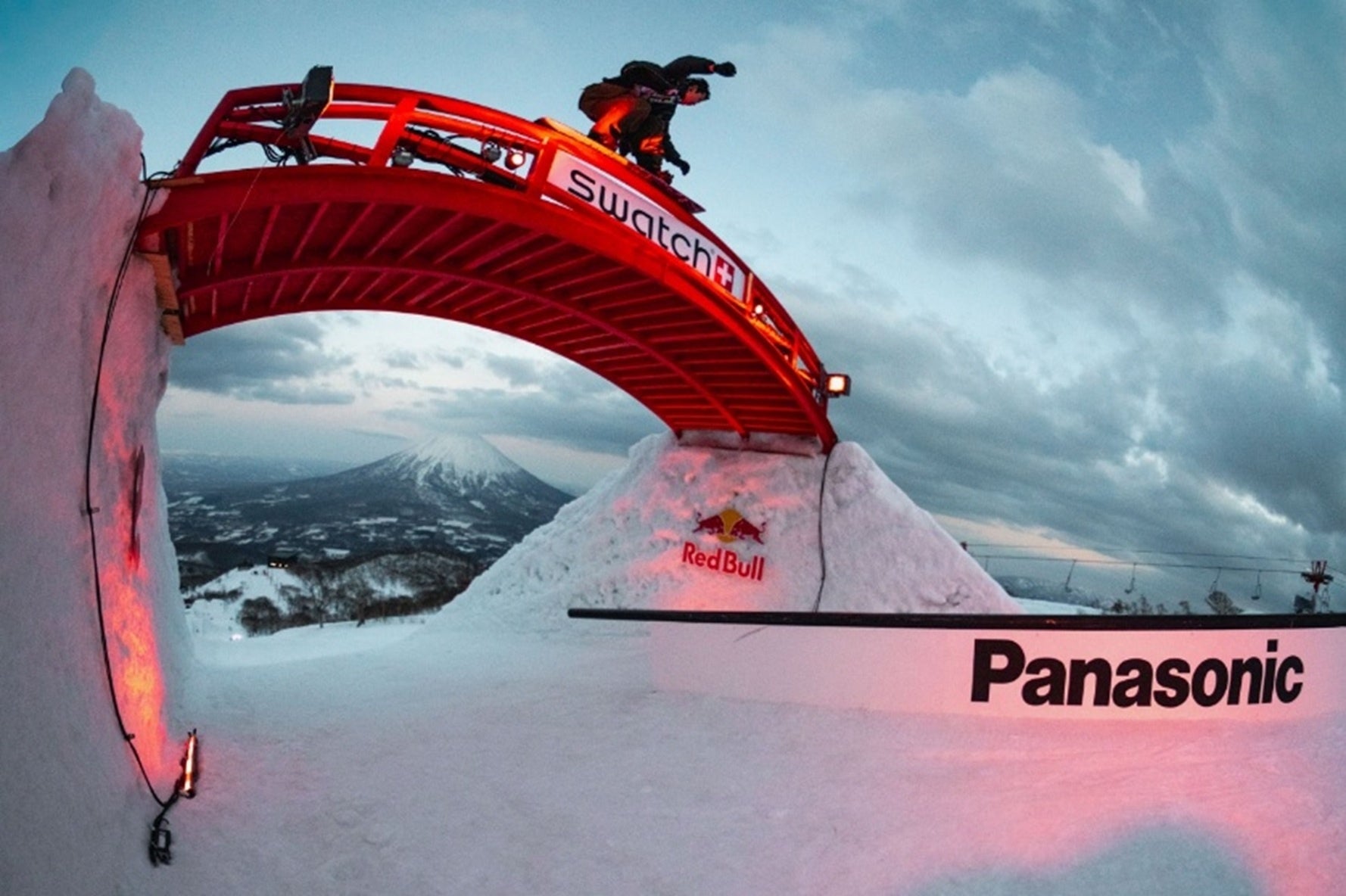 パナソニック、アジア初開催の「Swatch Nines Snow」で特設コースをライトアップ - 画像3