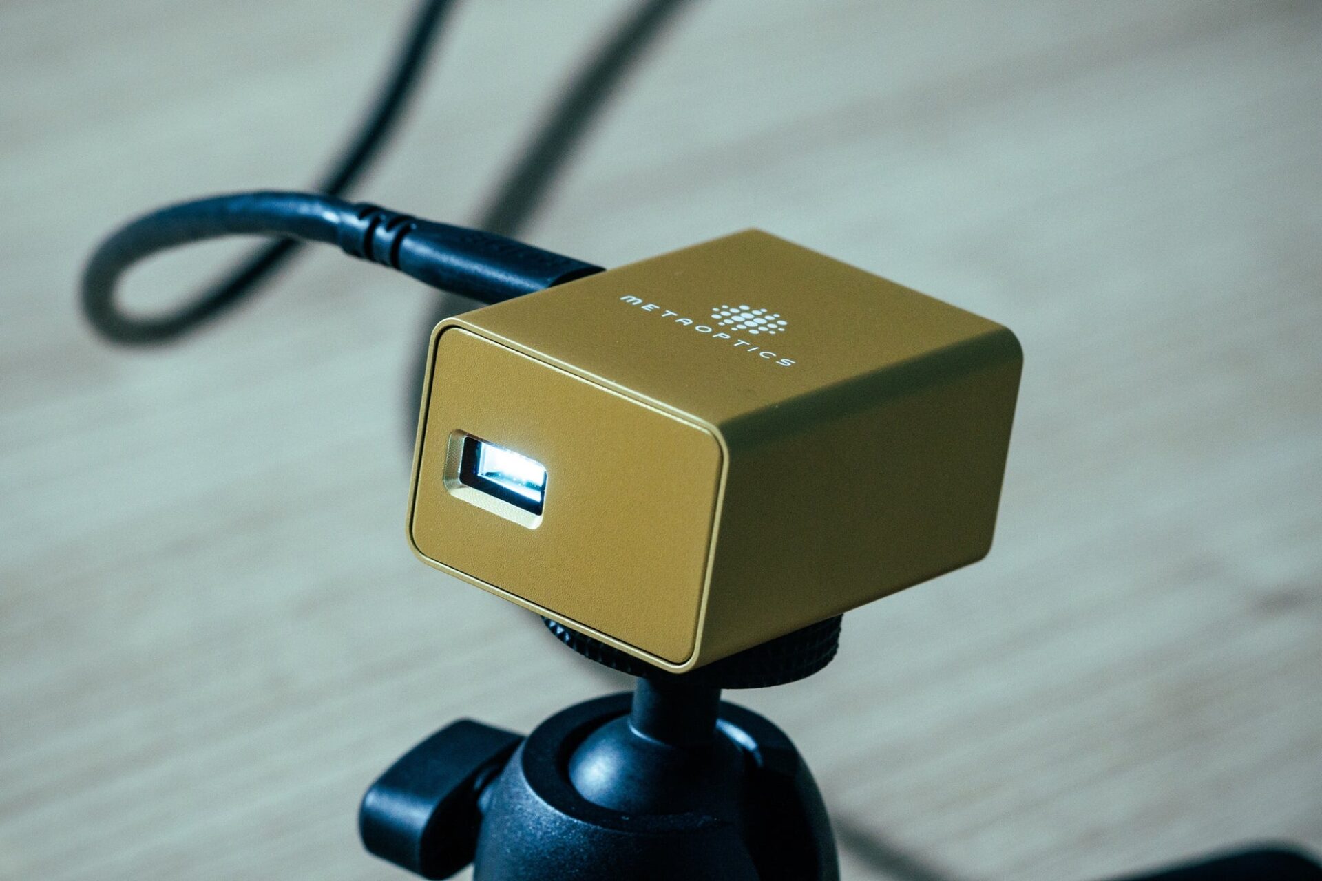 次世代技術「メタレンズ」搭載の超小型プロジェクターが登場 - 画像2