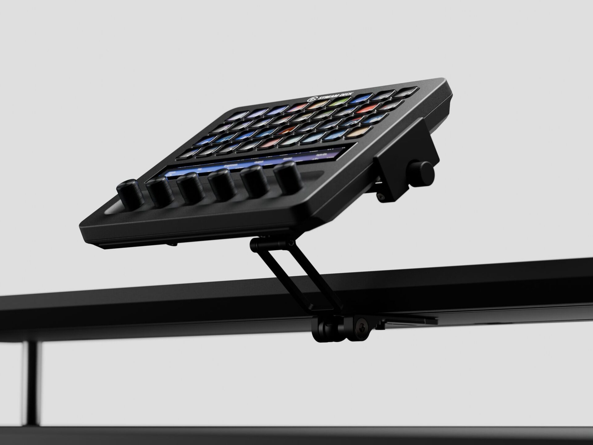 PREDUCTS、大型デバイスを浮かせて固定する「Clamp Gadget Arm」を発売 - 画像1
