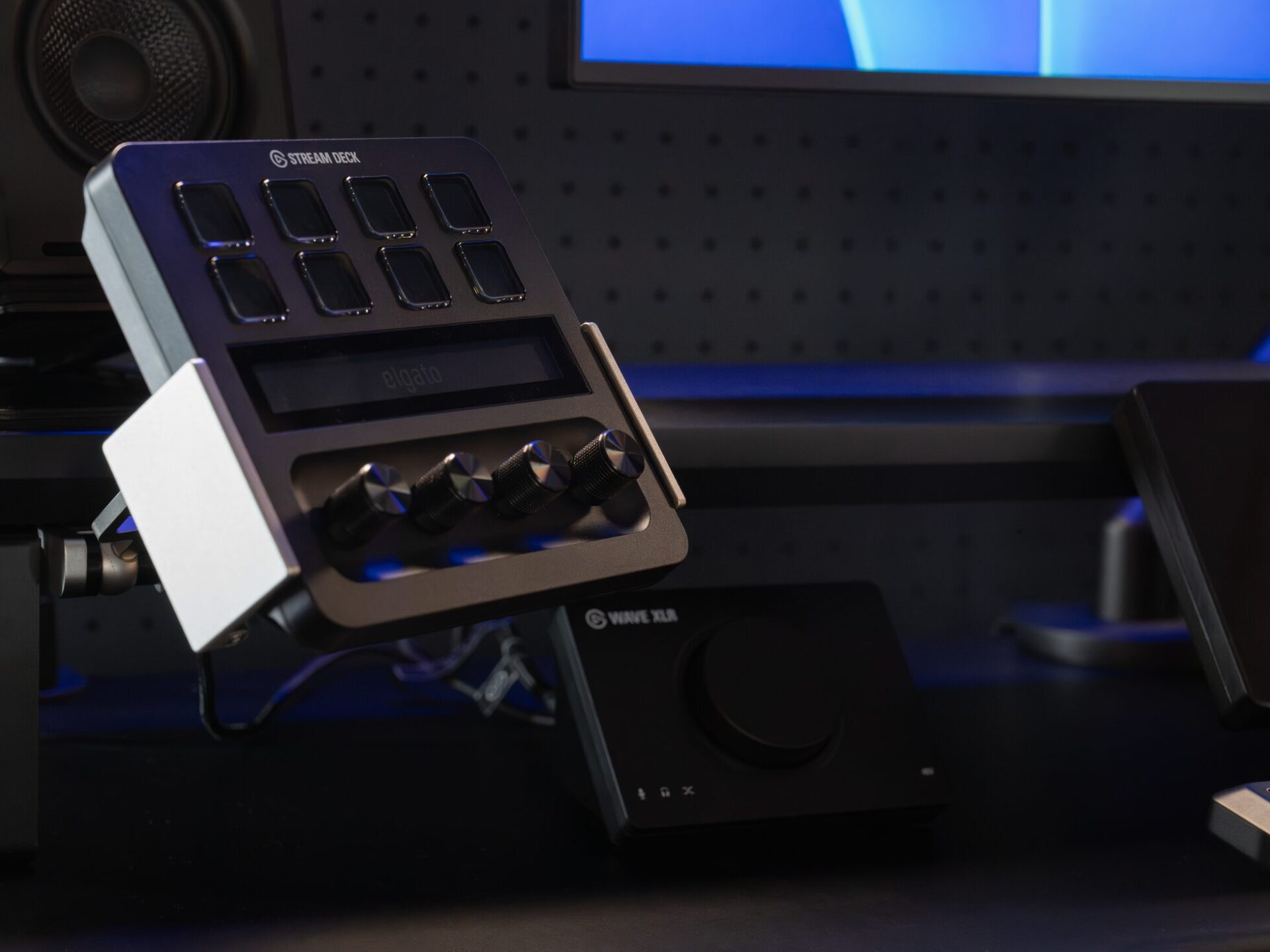 PREDUCTS、大型デバイスを浮かせて固定する「Clamp Gadget Arm」を発売 - 画像3