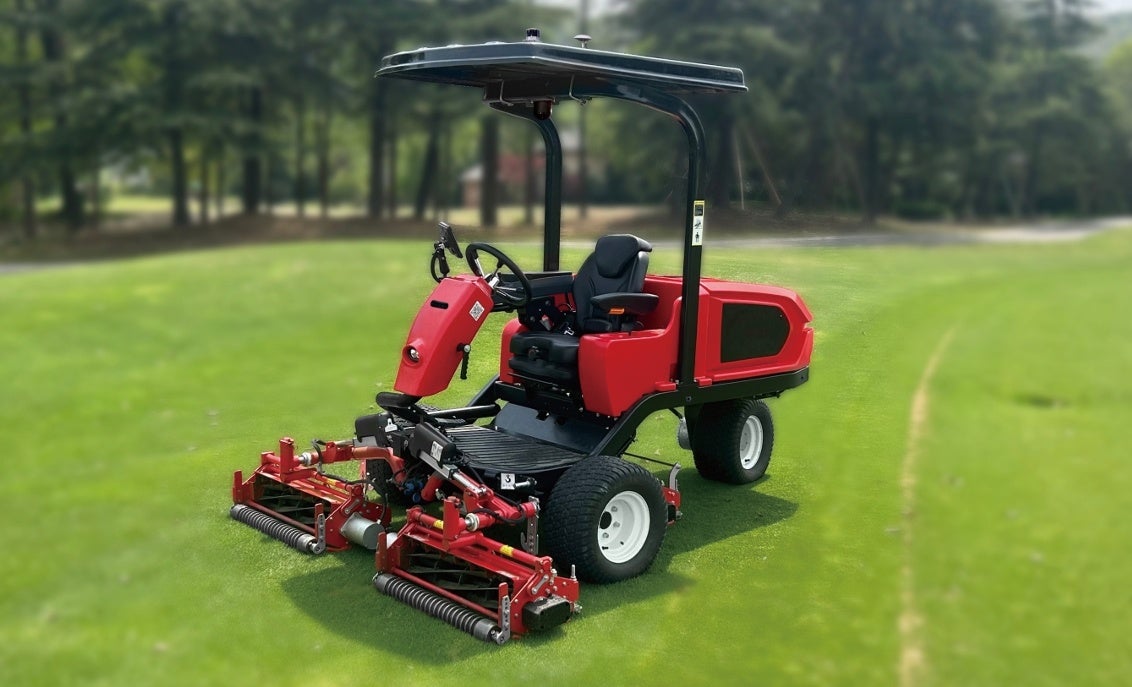 RobinX、ゴルフ場向け芝生管理ロボットをラインオフ - 画像1