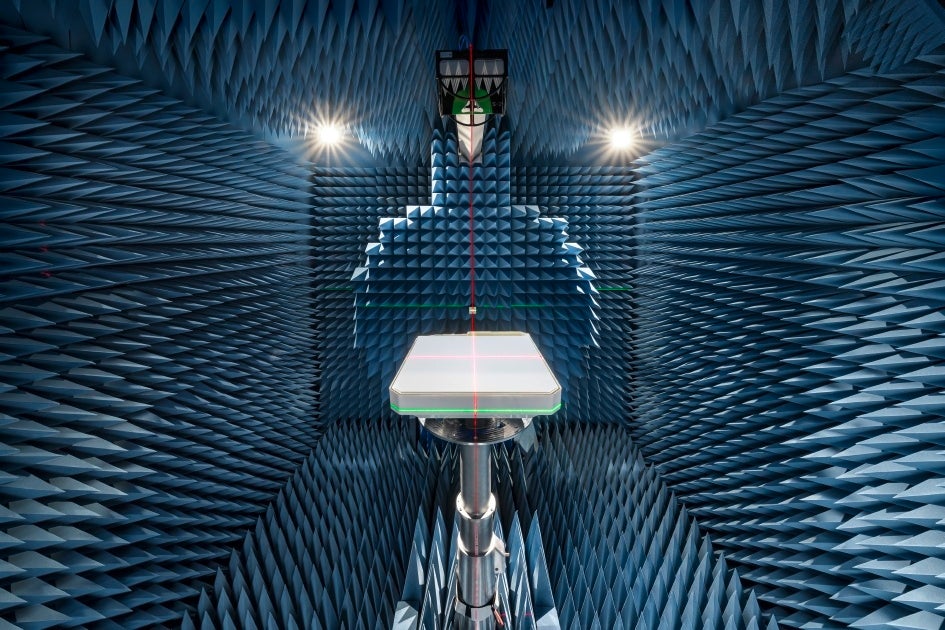 ローデ・シュワルツとGreenerwave、ESAアンテナの高速特性評価を実現 - 画像1