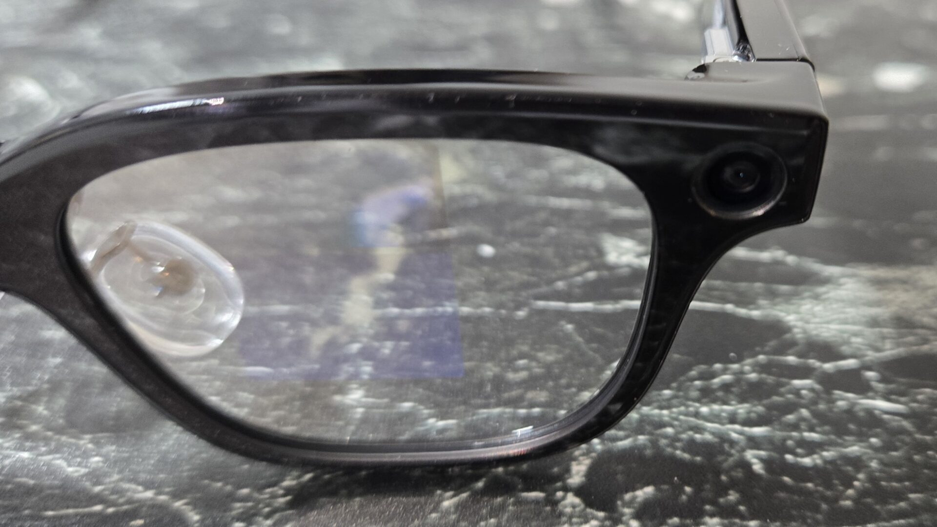 Rokid Glasses カメラレンズ接写 実機