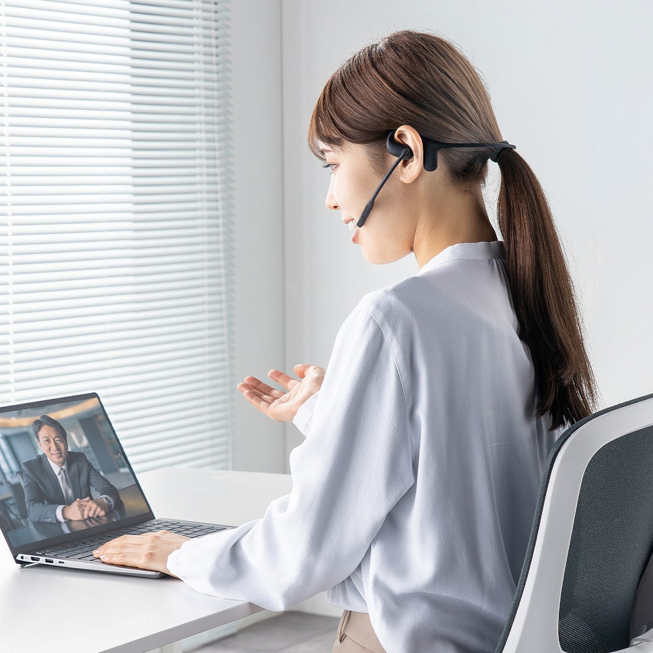サンワダイレクト、充電台付きオープンイヤー型ヘッドセットを発売 - 画像3