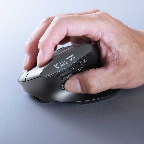 サンワダイレクト、液晶画面を搭載した多機能エルゴマウスを発売|多機能なボタンと柔軟な接続方式