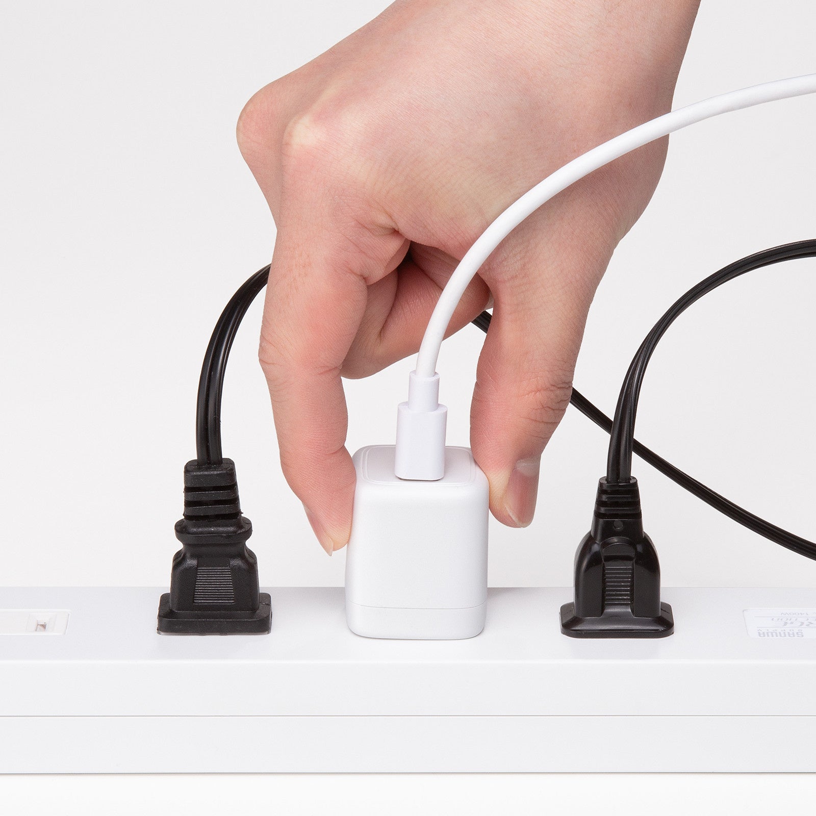 サンワサプライ、GaN採用20W出力の小型AC充電器を発売 - 画像8