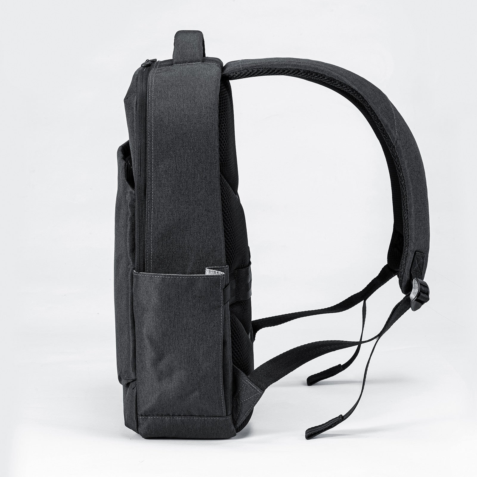 サンワサプライ、550gの軽量PCバックパック「BAG-BP18BK」を発売 - 画像5