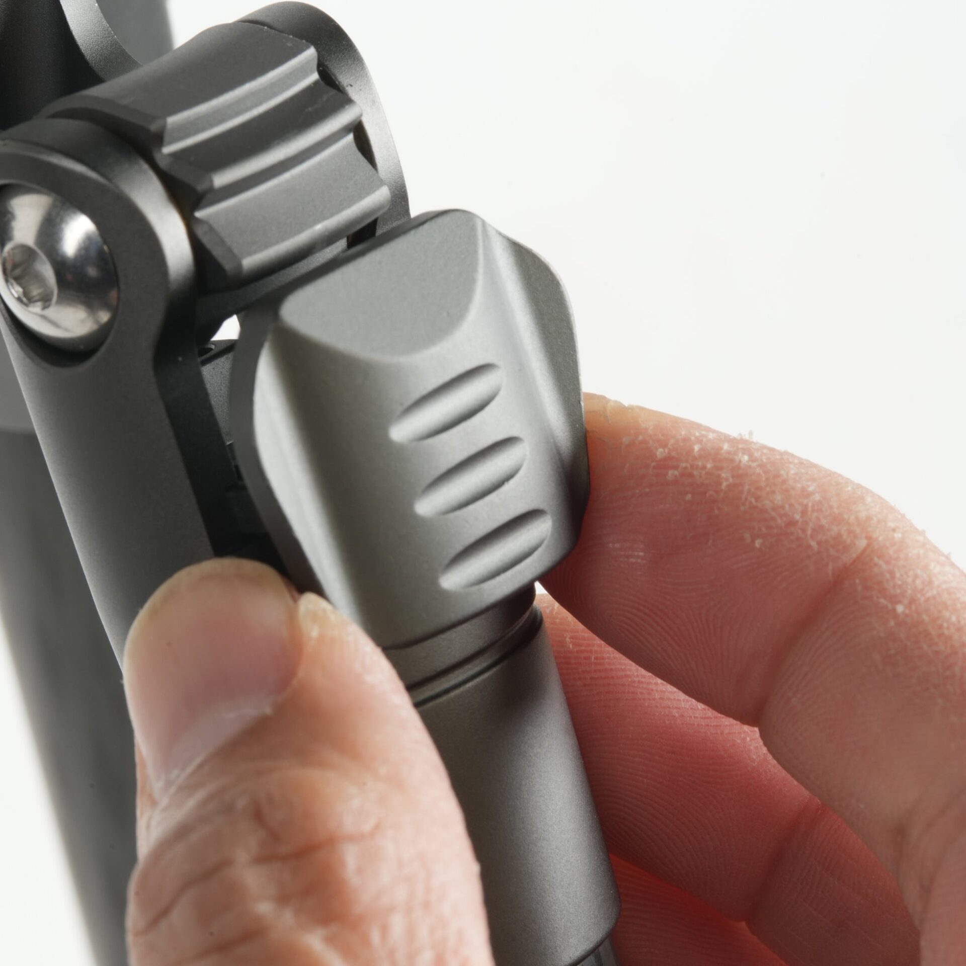 スリック、脚が一脚に変身するカーボン三脚「ROVER c」を3月13日発売 - 画像7