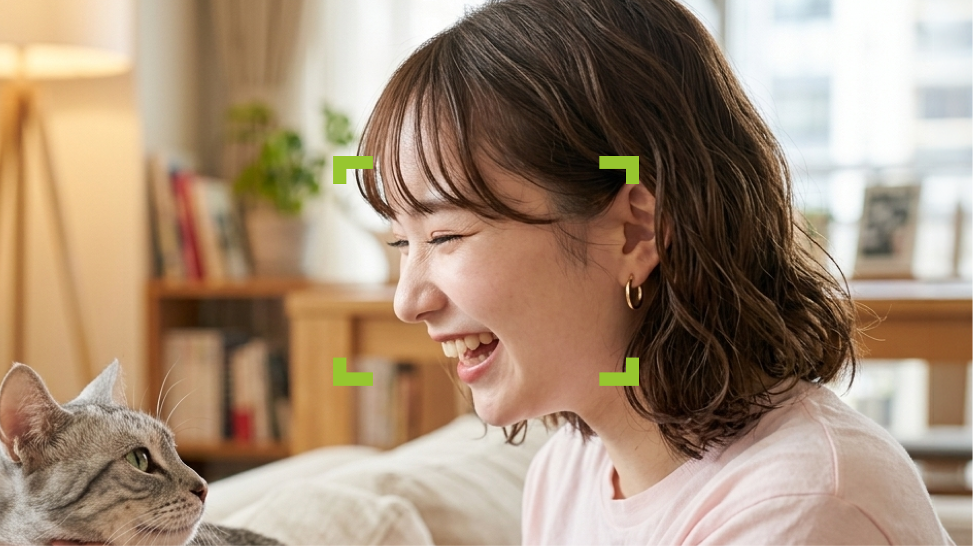 ソースネクスト、約102gの軽量デジタルカメラ「DIGI+ DGP-DCM01」を発売｜期間限定の特別価格キャンペーンを実施