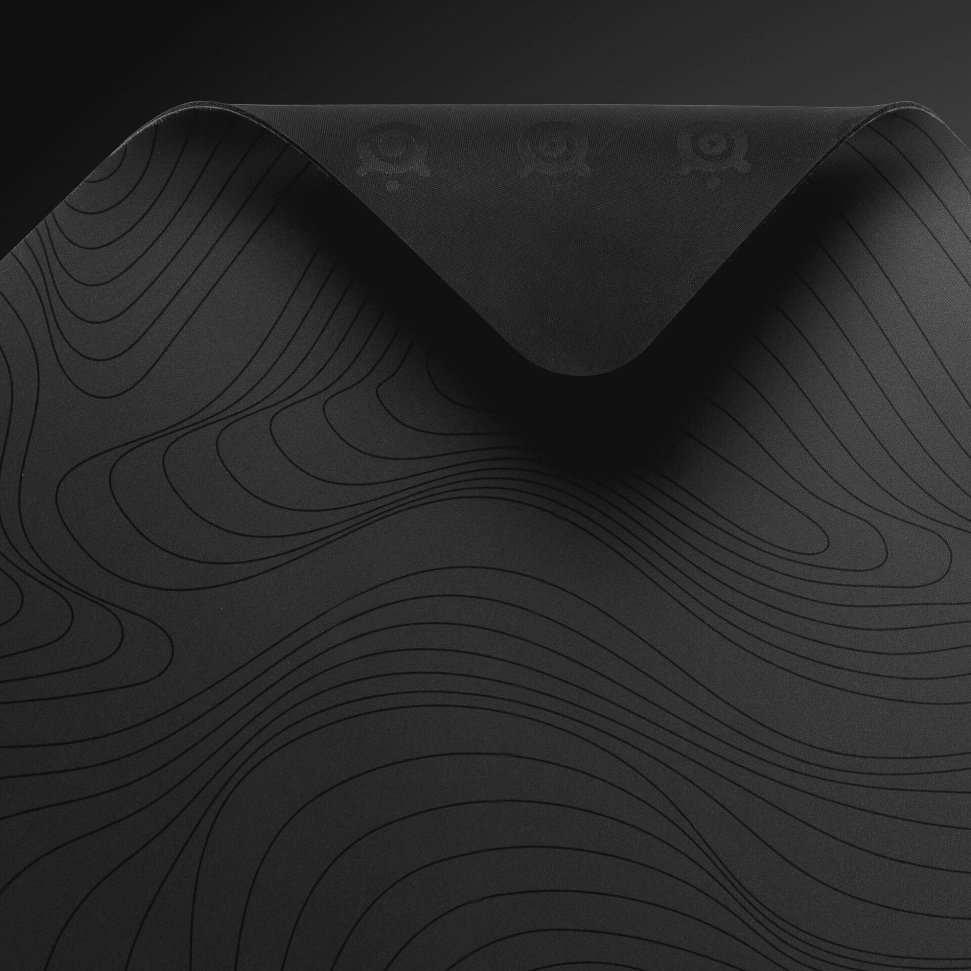 SteelSeries、マウスパッド「QcK」に新デザイン「Topographic」と「Neon Sunset」を追加|サイズ展開と販売価格