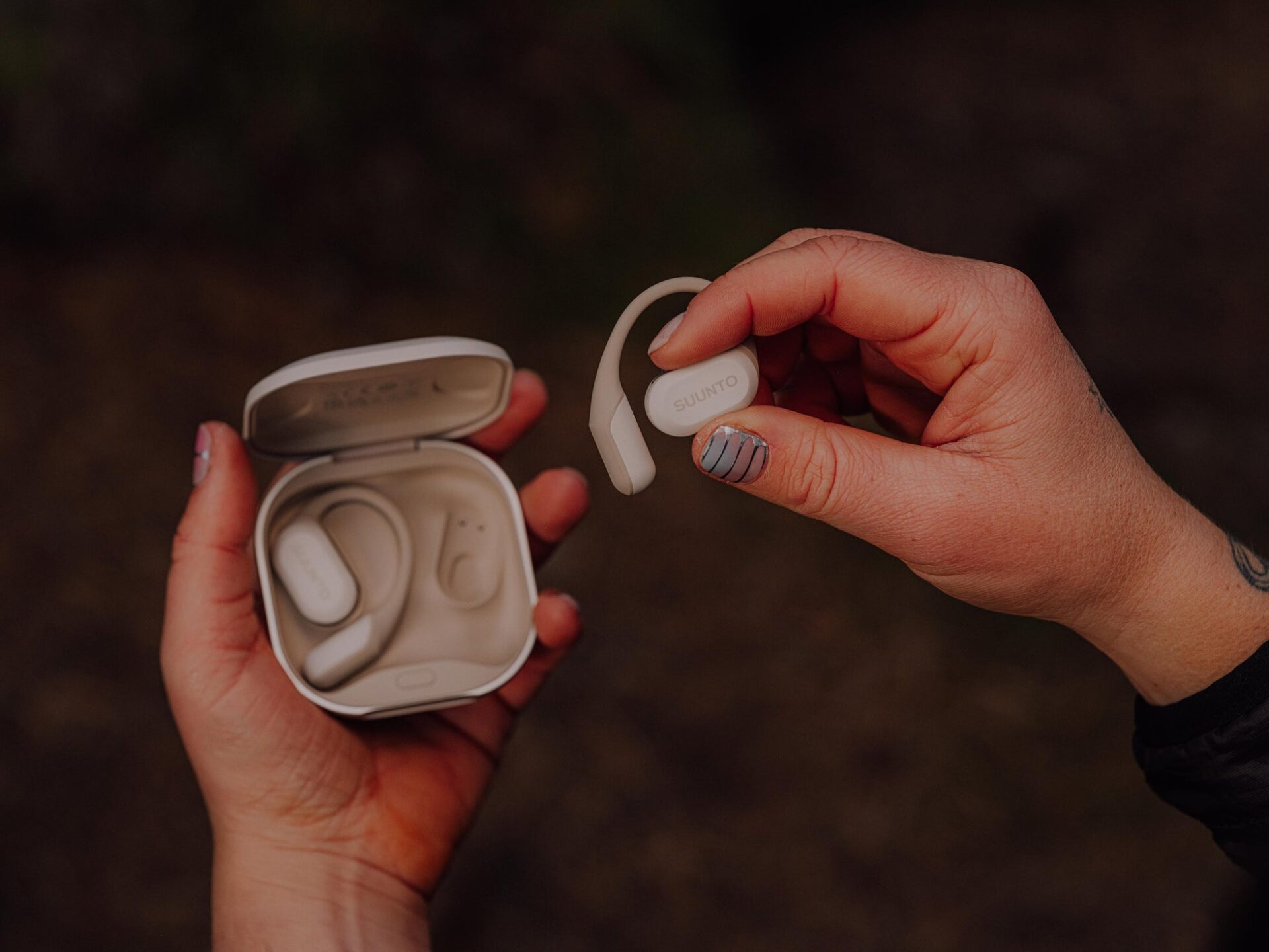 スント、ランニング分析機能搭載のオープンイヤー型イヤホン「Suunto Spark」を発表 - 画像8
