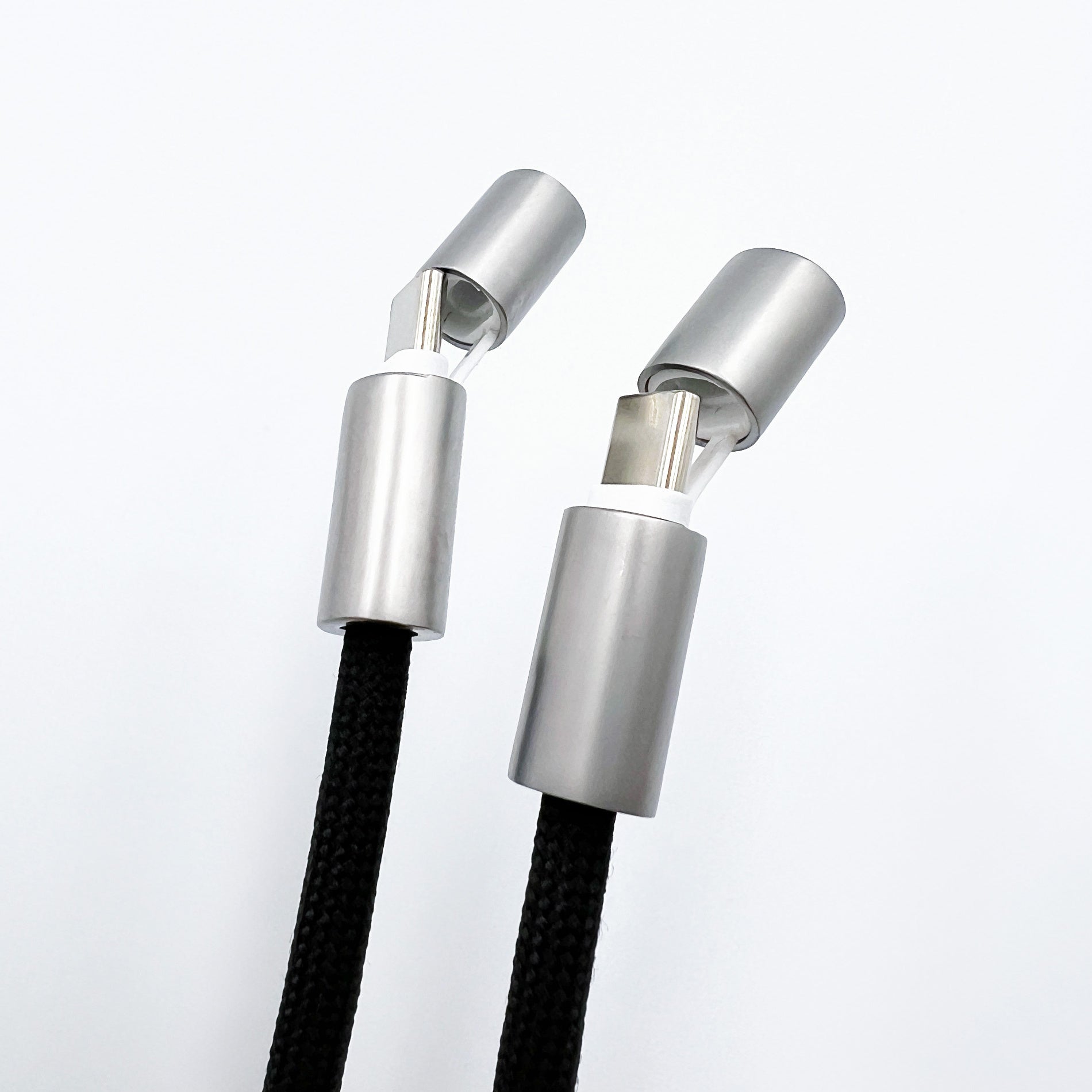多摩電子工業、USB-Cケーブル一体型のショルダーストラップを発売 - 画像6