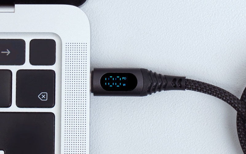 サンコー、出力ワット数が視える100W対応マグネット式充電ケーブルを発売|リアルタイムで出力を確認できる液晶ディスプレイを搭載
