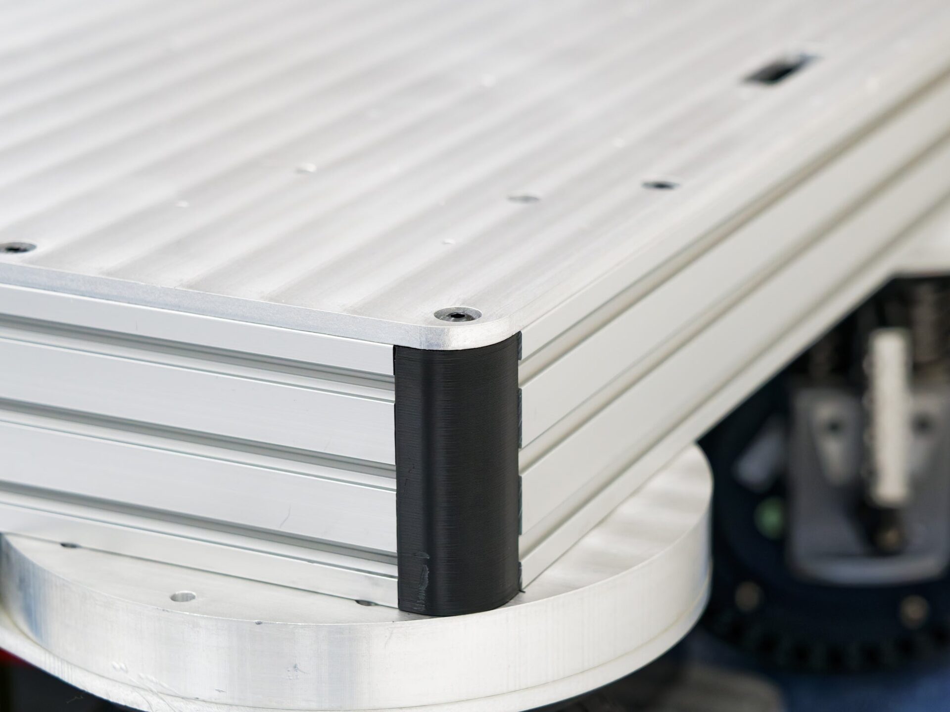 ヴイストン、ROS 2対応の大型研究用台車ロボット「4WDSローバーX120A-LB」を発売 - 画像4