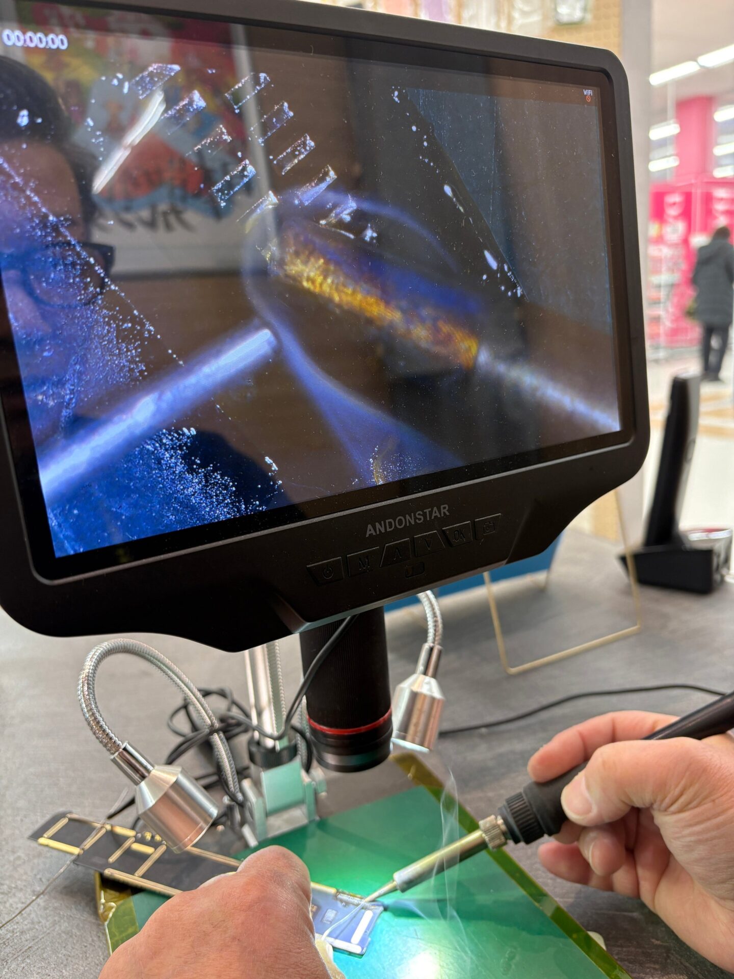 エックスモバイルイオンタウン郡山店がリニューアル - 画像5